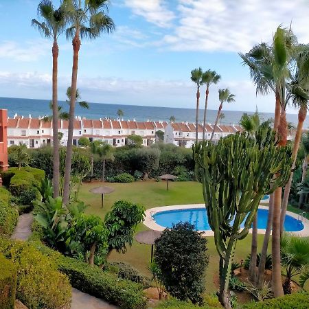 Appartement Met Zeezicht En Vlakbij Het Strand マニルバ エクステリア 写真
