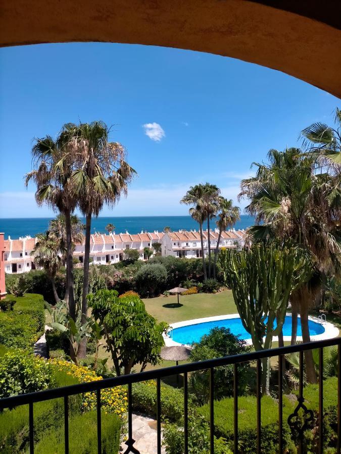 Appartement Met Zeezicht En Vlakbij Het Strand マニルバ エクステリア 写真