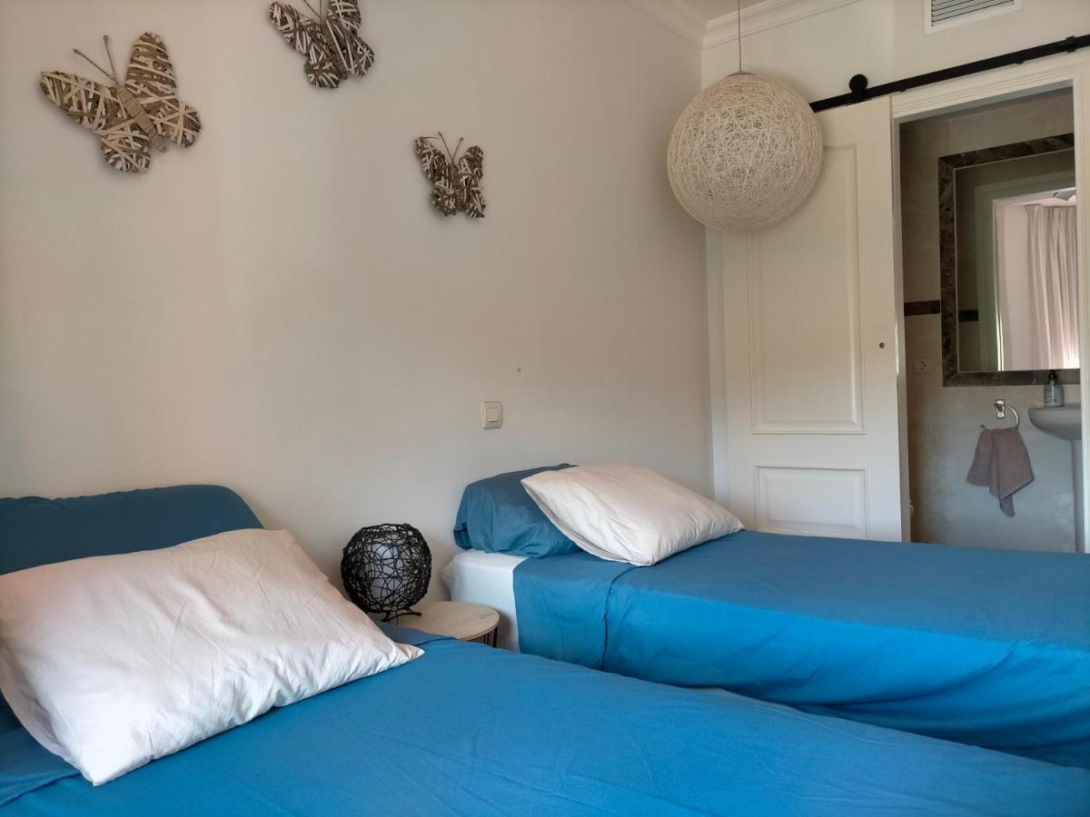 Appartement Met Zeezicht En Vlakbij Het Strand マニルバ エクステリア 写真