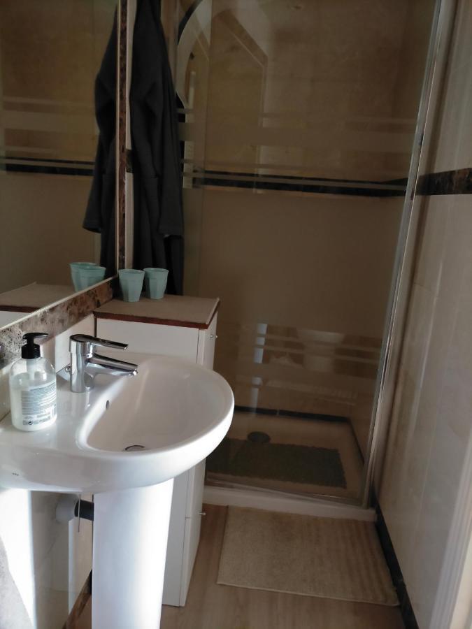 Appartement Met Zeezicht En Vlakbij Het Strand マニルバ エクステリア 写真